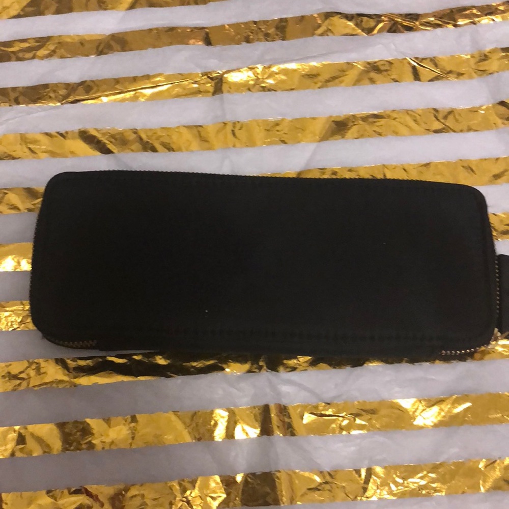 MAC Cosmectic WALLET NEW - Picture 3 of 4